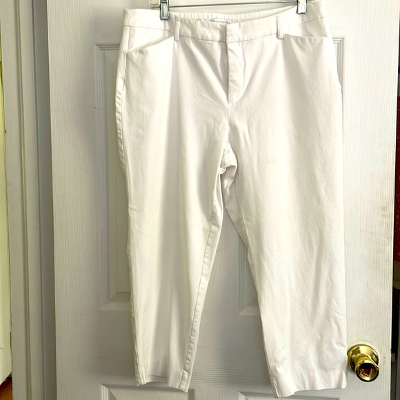 Charter Club Newport Slim Crop size 14. Stretch. Pockets. No visible stains. - Picture 1 of 5